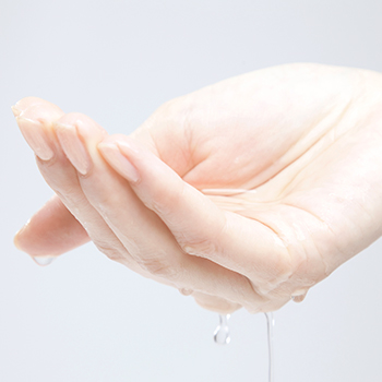 水分を含む手のひら
